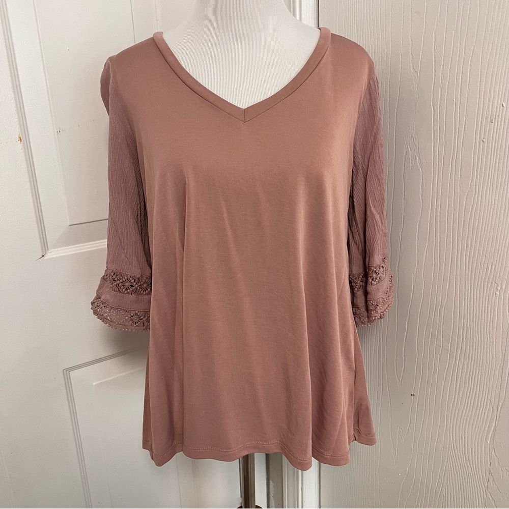 Hem & Thread Lace Sleeve Top E2*